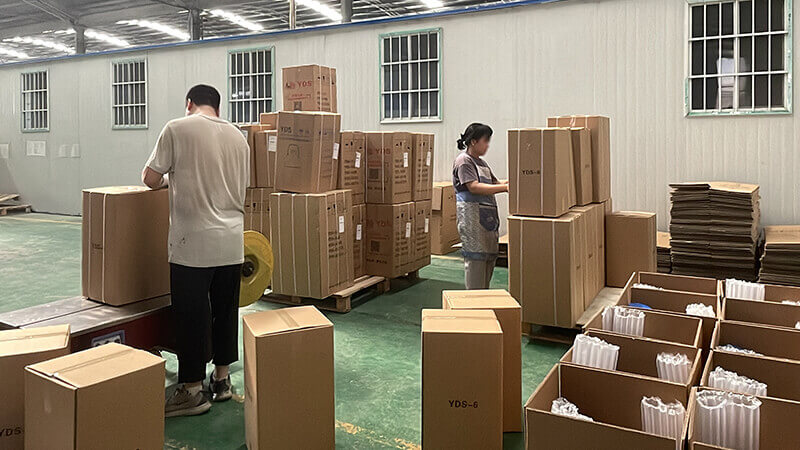 國(guó)內(nèi)發(fā)貨液氮罐，正在打包